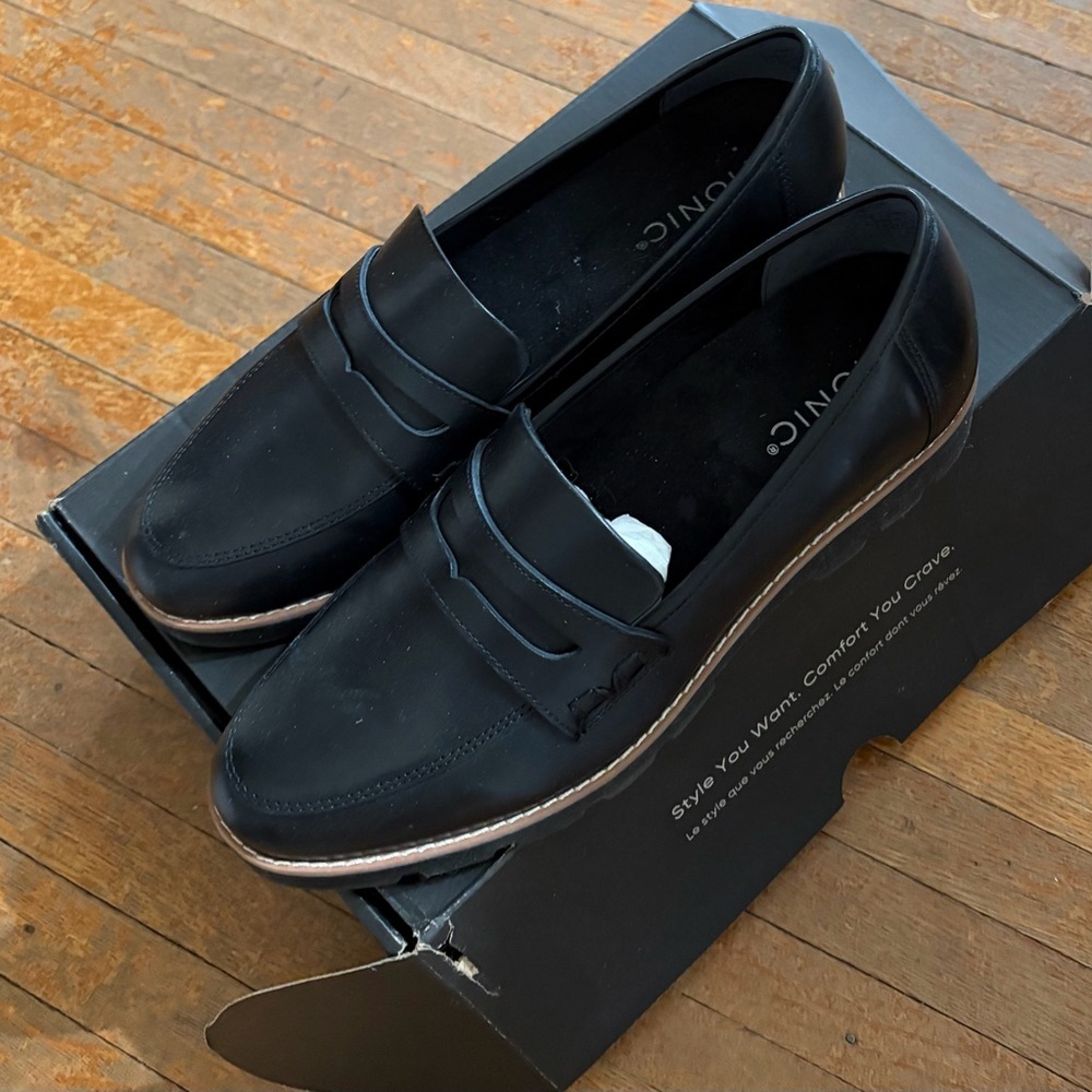 Vionic ladies Classic Black Slip-On Loafers - Picture 5 of 7